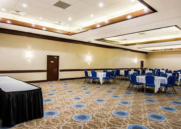 Comfort Inn & Suites Plano East